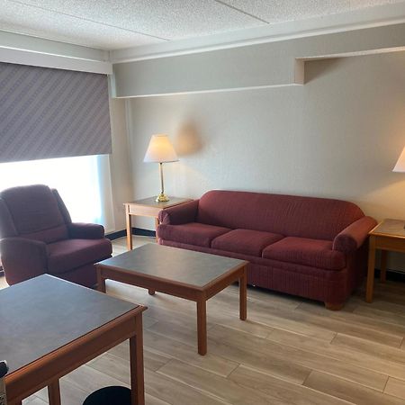 Days Inn & Suites By Wyndham Arlington Heights Esterno foto