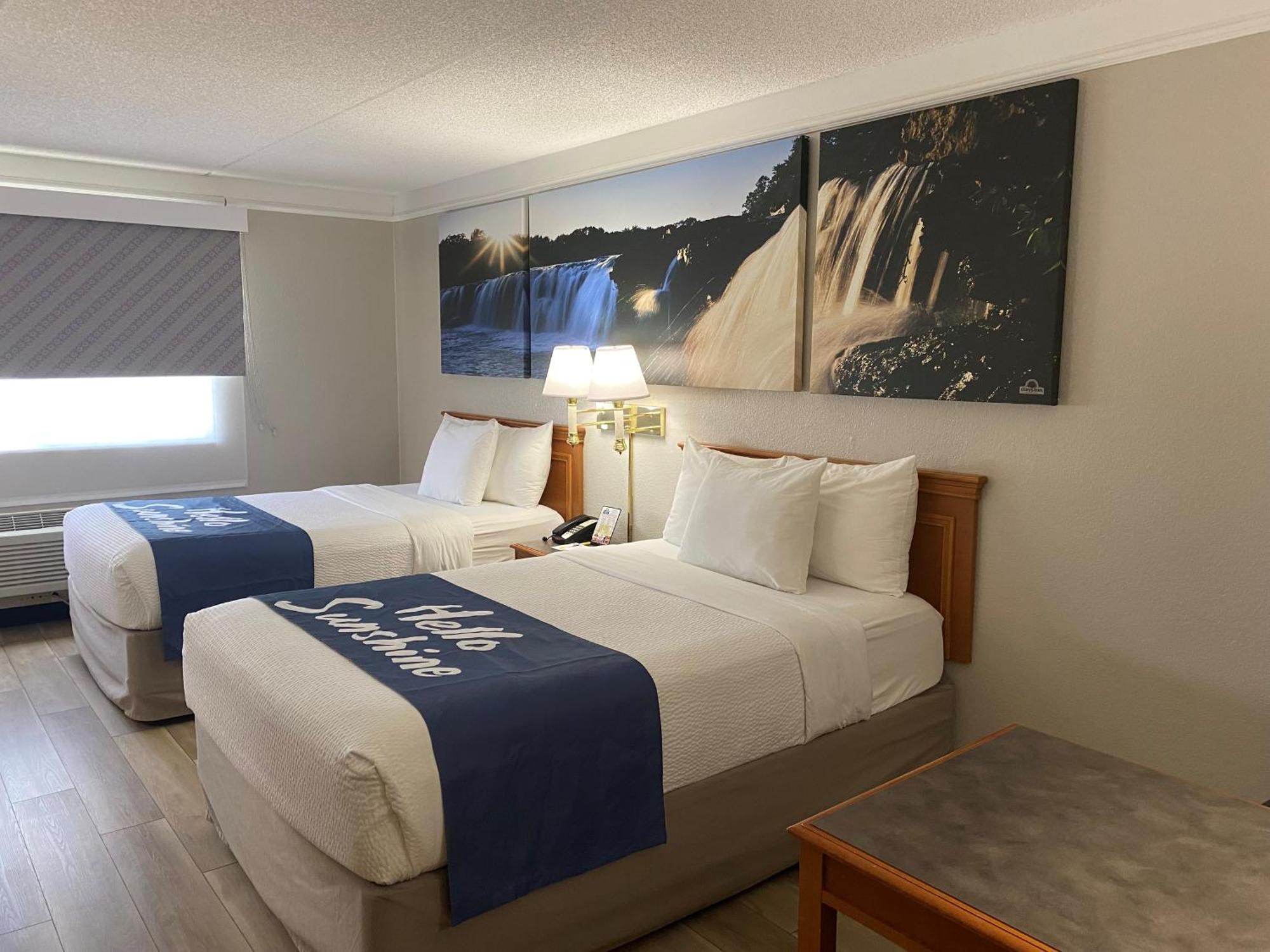 Days Inn & Suites By Wyndham Arlington Heights Esterno foto