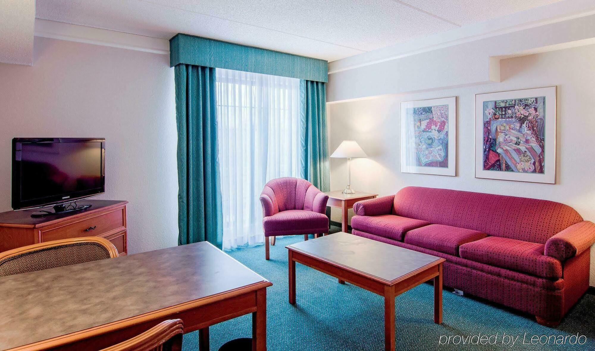 Days Inn & Suites By Wyndham Arlington Heights Esterno foto